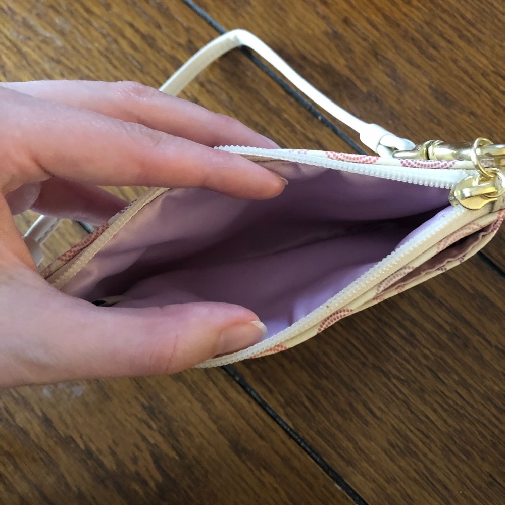 Women’s Coach wristlet - Picture 3 of 4